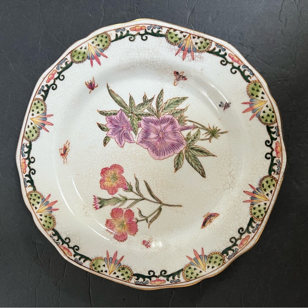 Wong Lee Floral Patterned Decorative Plate 10,5”